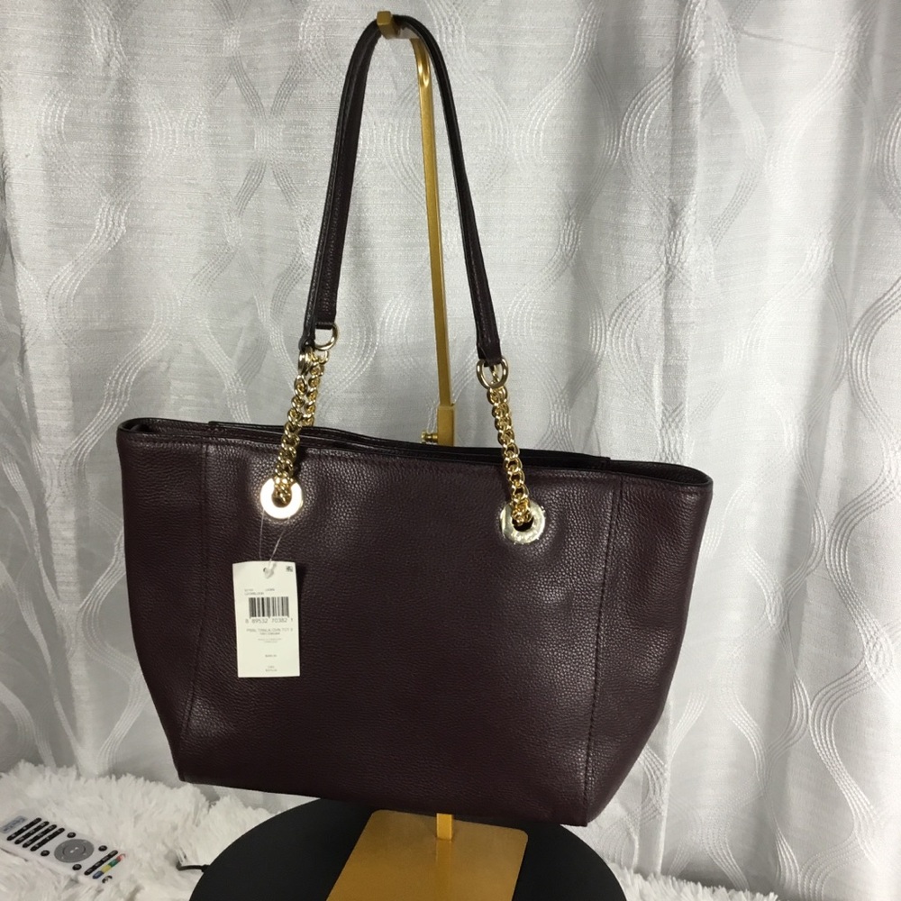Coach Pebbled Leather Tote in Deep Burgundy with Gold Hardware - Picture 4 of 9
